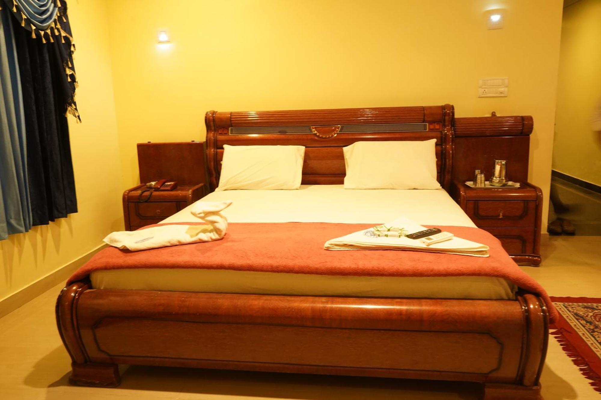 Hotel Supreme Ac Rameshwaram Exterior photo