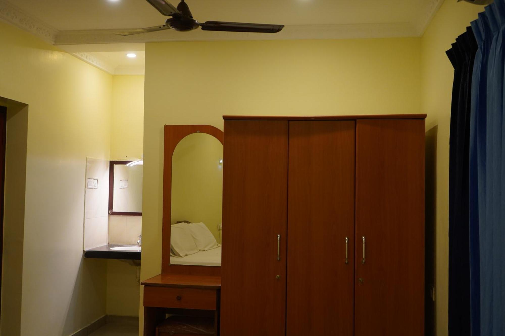 Hotel Supreme Ac Rameshwaram Exterior photo